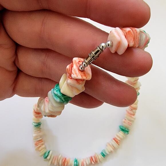 Vintage 17 Inch Shell Chip Necklace in Ivory Coral and Green Bead Tropical Style - Picture 5 of 10